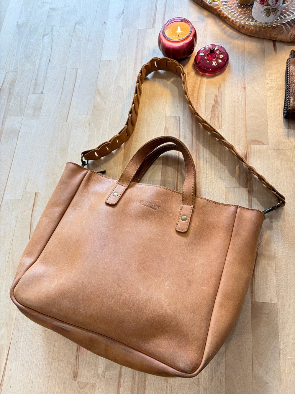 Parker Clay Leather Tote Bag in Tan -